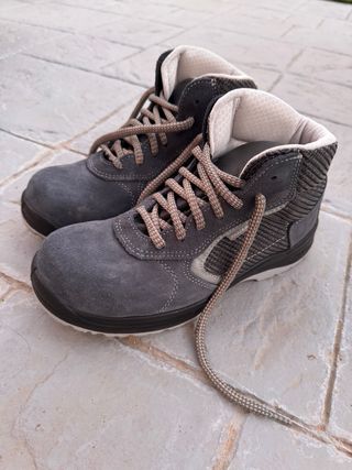 Calzado de seguridad PANTER. Nuevos. Talla 42