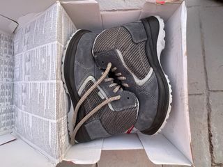 Calzado de seguridad PANTER. Nuevos. Talla 42