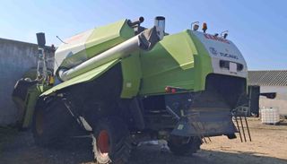 Cosechadora Claas Tucano 340.