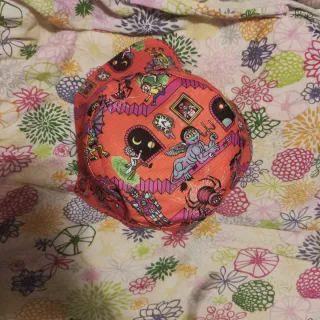 Gorro de dibujos animados multicolor