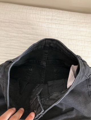 Pantalones vaqueros negros acampanados