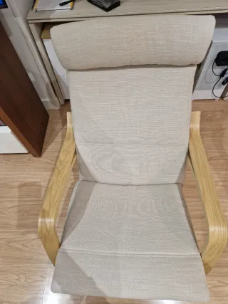 Mecedora y reposapiés beige IKEA