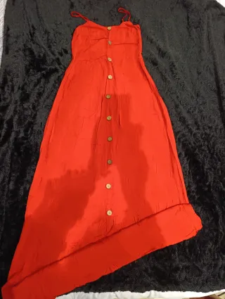 Vestido largo rojo de tirantes