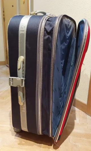 Maleta de viaje con ruedas