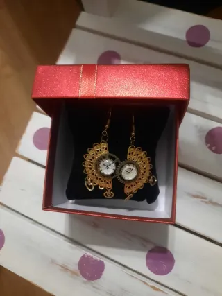Pendientes dorados estilo steampunk