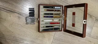 Collezione di penne stilografiche in astuccio di legno