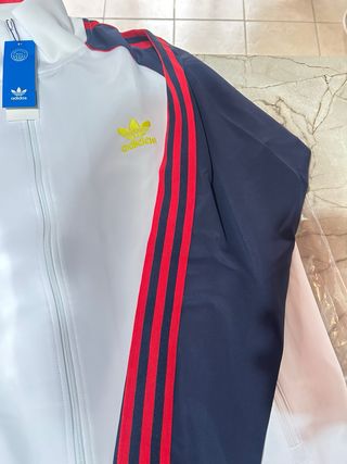 Tuta Adidas blu, bianca e rossa