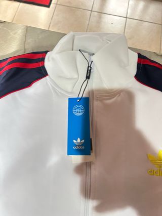 Tuta Adidas blu, bianca e rossa