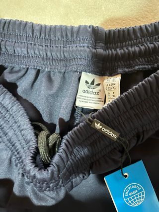 Tuta Adidas blu, bianca e rossa