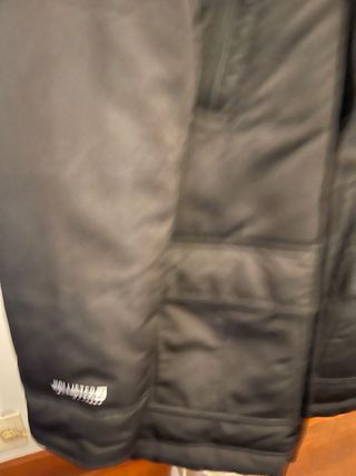 Abrigo Hollister Negro con Capucha y Pelo