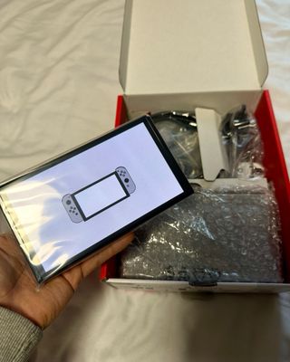 Nuovo Nintendo Switch OLED + Custodia + Protezione