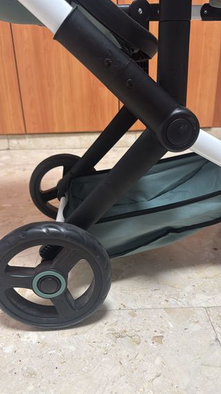 Passeggino gemellare per bambole con stampa a stelle