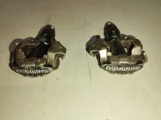Pedales automáticos Shimano