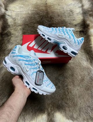 Nike TN Air Max Plus Negras