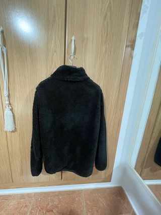 Chaqueta polar negra