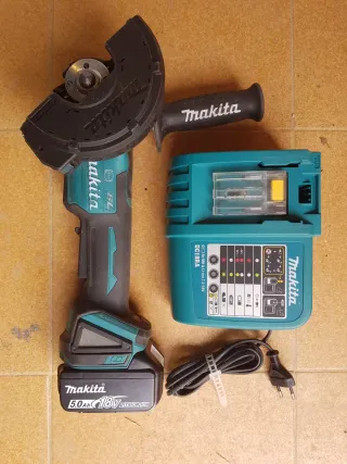 Makita DGA458  18V