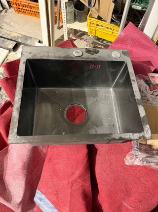 Fregadero Negro con Jabonera y Cesta Nuevo