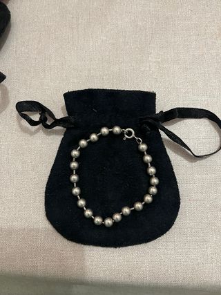 Pulsera de plata con bolitas