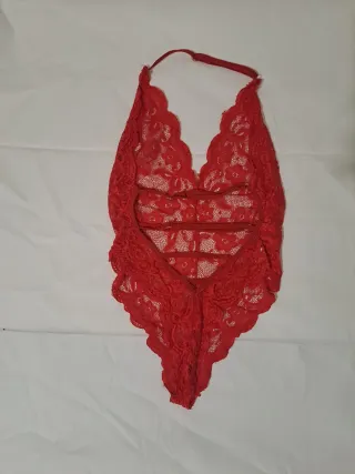 Body de encaje rojo