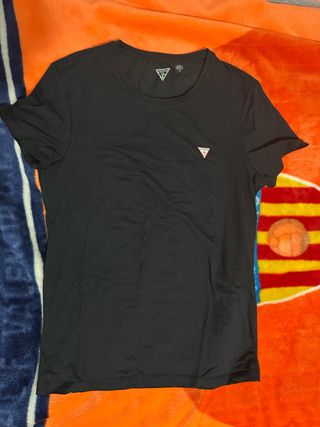 Camiseta Guess Negra