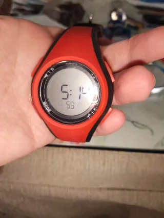 Reloj Decathlon Negro y Rojo