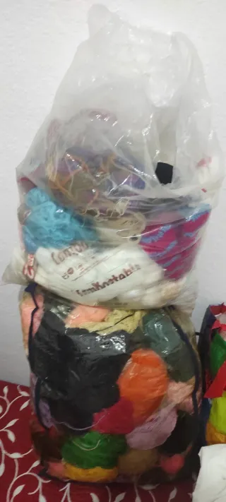 Lote de lanas e hilos variados