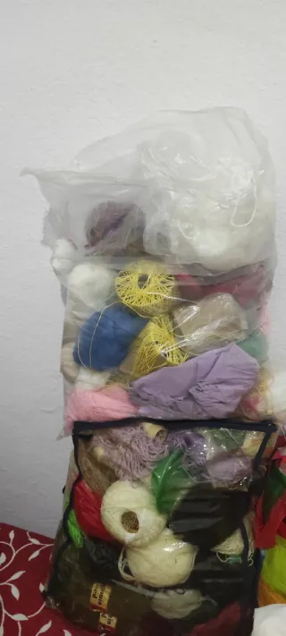 Lote de lanas e hilos variados