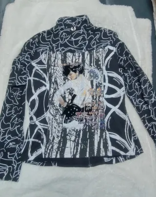 Chaqueta estampada flores y letras