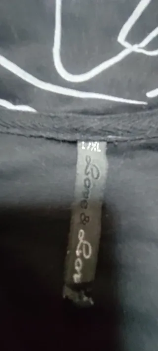 Chaqueta estampada flores y letras