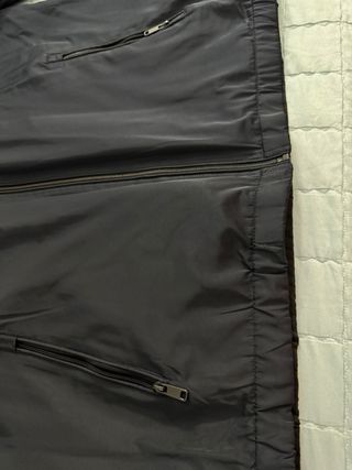 Chaqueta reversible fina en negro y azul marino