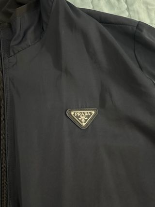 Chaqueta reversible fina en negro y azul marino