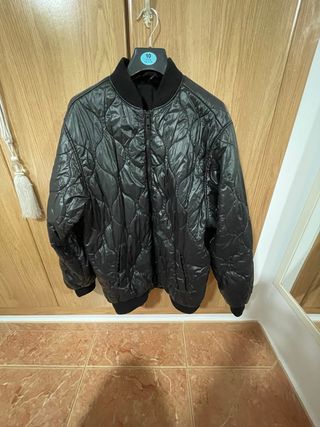 Chaqueta acolchada negra T