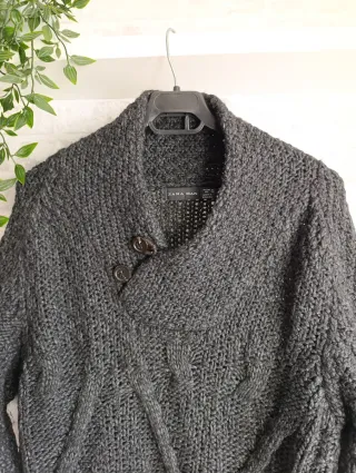 Jersey trenzado gris de Zara