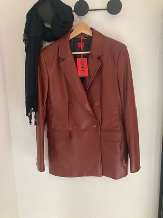 Blazer  HUGO burdeos Nuevo con Etiqueta