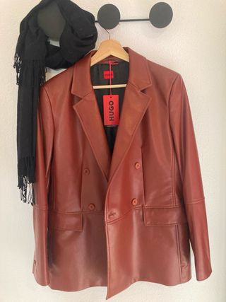 Blazer  HUGO burdeos Nuevo con Etiqueta