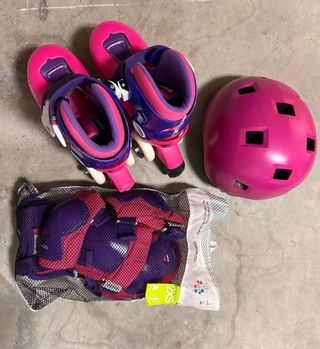 Pattini, protezioni e casco per bambini