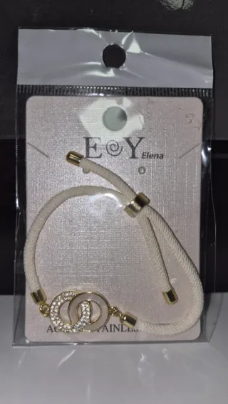 Pulsera Roja con Charm Dorado