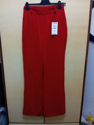 Pantalones Zara pinzas holgados rojos