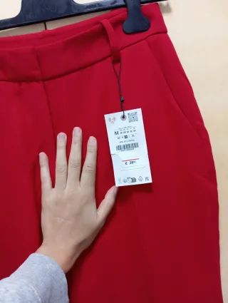 Pantalones Zara pinzas holgados rojos