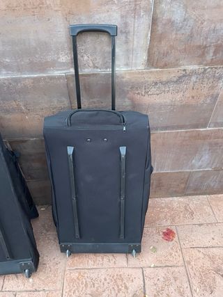 Maleta Kipling Semi-rígidas Rosa y maletas negras