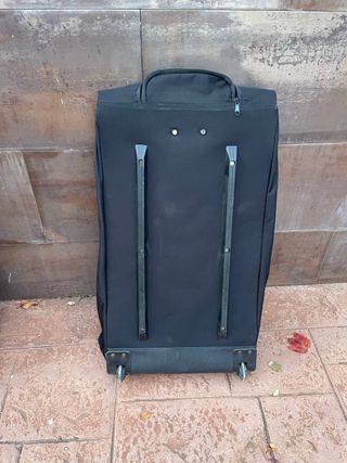 Maleta Kipling Semi-rígidas Rosa y maletas negras