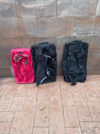 Maleta Kipling Semi-rígidas Rosa y maletas negras