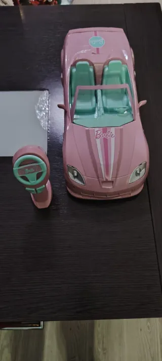 Macchina telecomandata rosa Barbie