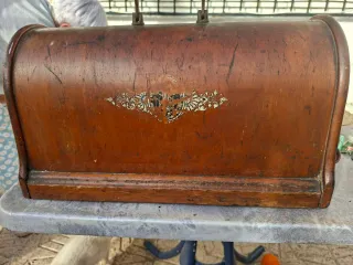 Máquina de coser Singer antigua