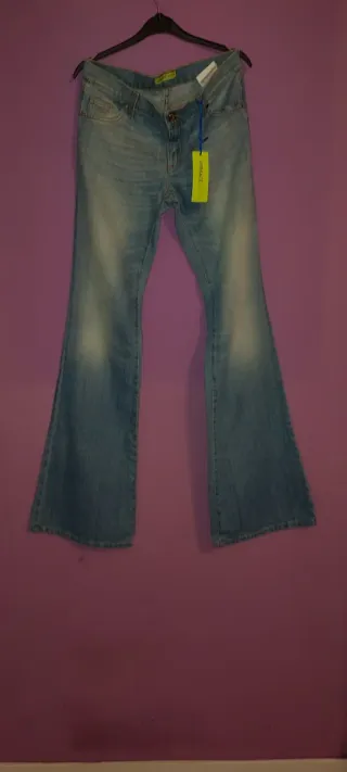 Jeans Versace a zampa taglia in foto nuovi