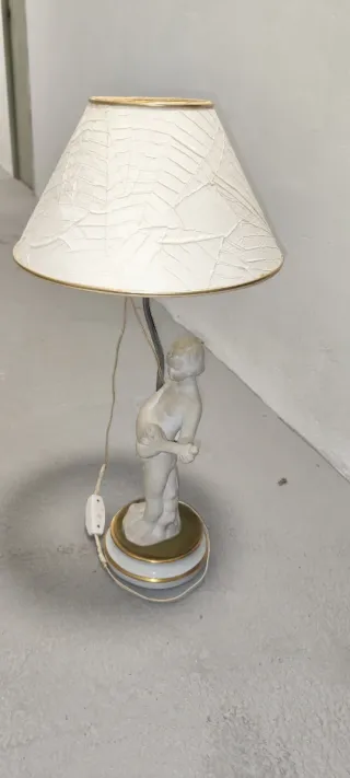 2 Lampade vintage in porcellana con figura dorata