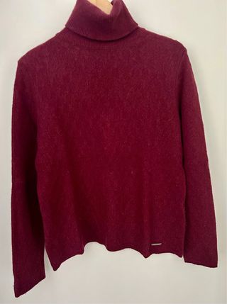 Jersey Pedro del Hierro granate de cuello alto