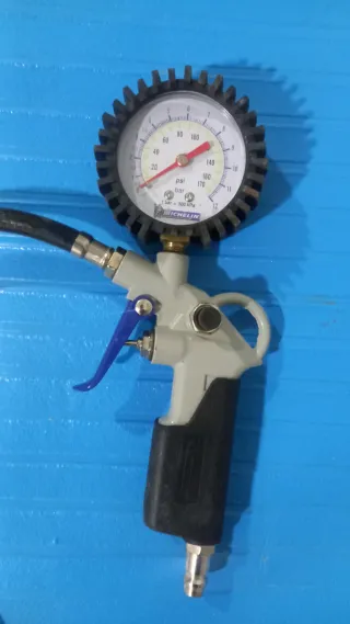 Manómetro de aire para neumáticos