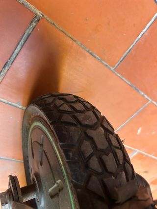 Patinete Eléctrico con Ruedas Nuevas