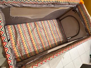 Parque cuna plegable con varios accesorios